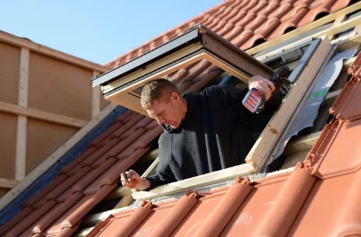 Pose de fenêtres de toit Velux à Marchais